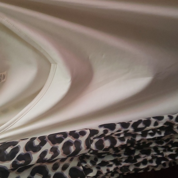 Animal Print Buttoned Blouse w/ under shell - Picture 2 of 8